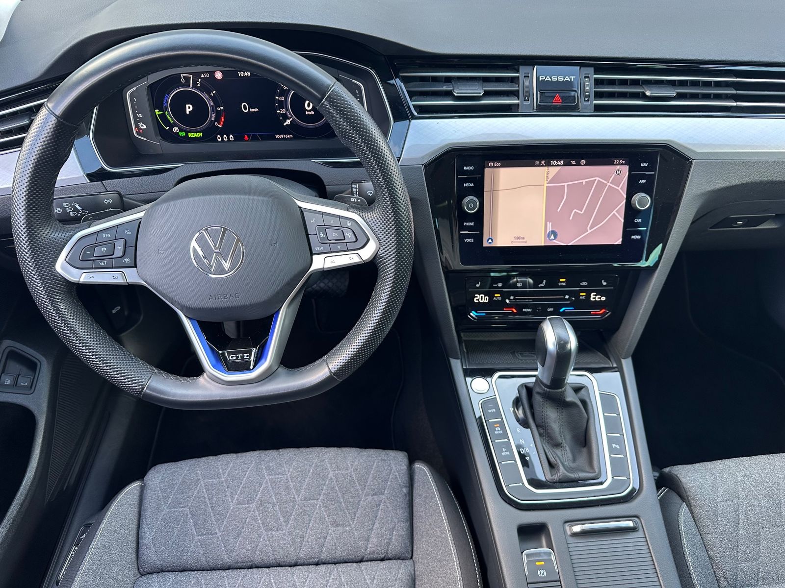 Fahrzeugabbildung Volkswagen Passat Variant GTE R-Line NAV+LED+KAM+HUD+AHK
