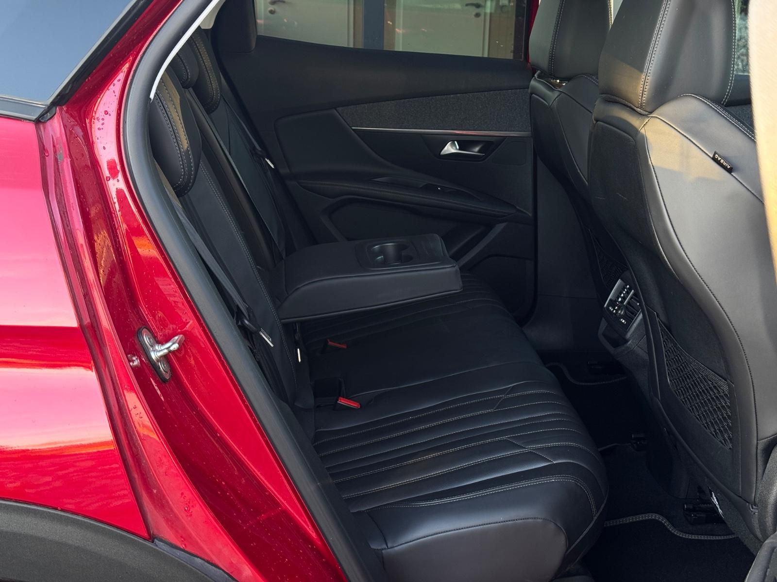 Peugeot 3008 KAMER-360°/LEDER/PANO/KeyLess/AHK+