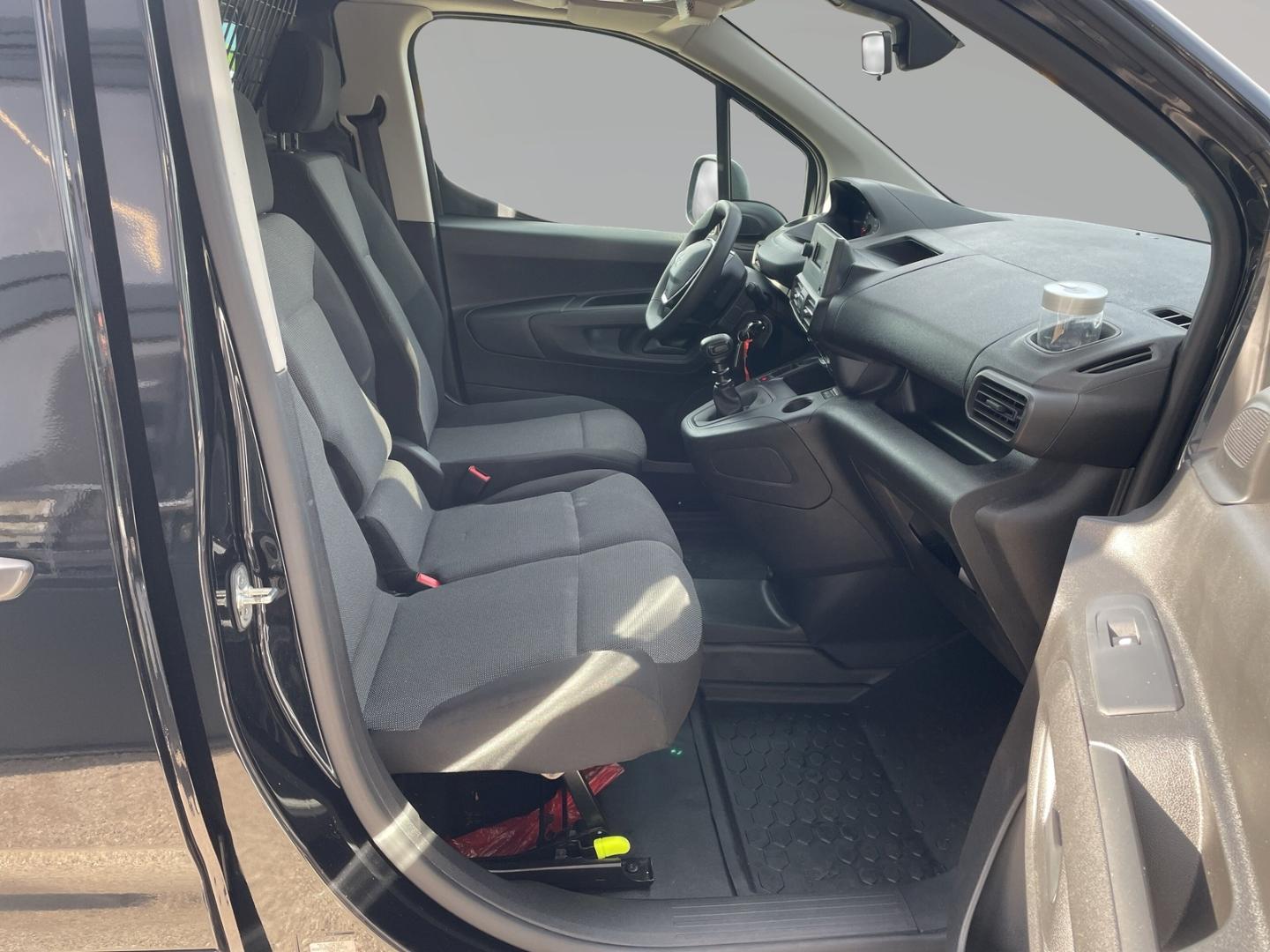 Peugeot Partner 1,5 BlueHDi 130 Premium Klima PDC Tempom