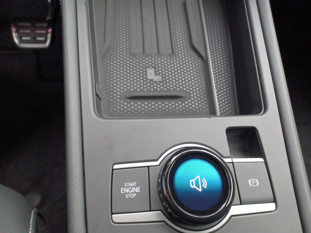 Fahrzeugabbildung Volkswagen T-Roc 1.5 eTSI DSG R-Line Black Style incl. WR