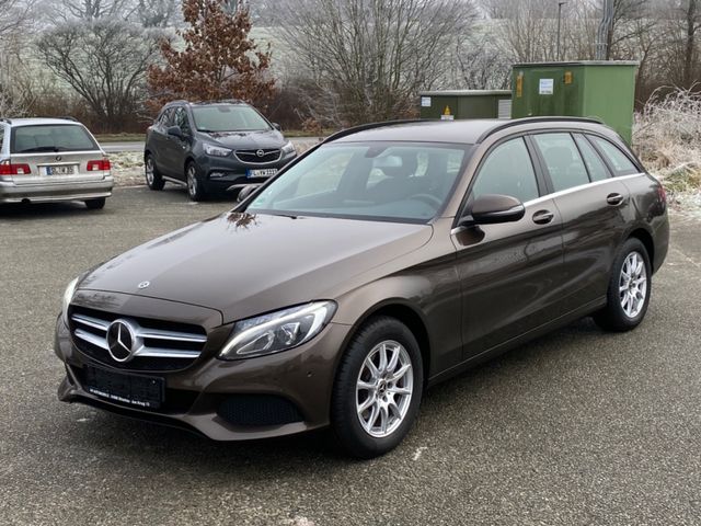 Mercedes-Benz C 220  CDI  AUTOMATIK LEDER TÜV NEU AHK