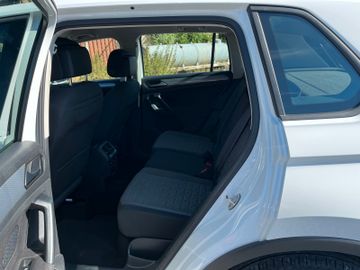 Volkswagen Tiguan - 12