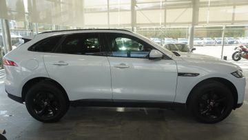 Jaguar F-Pace - 4