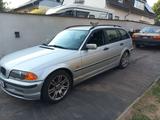 BMW 318i touring - aus 2000: Kombi