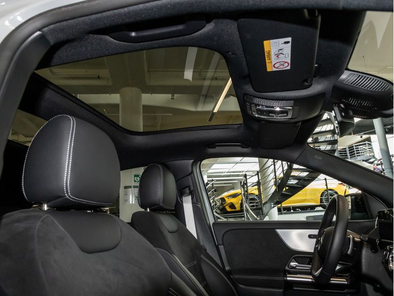 Mercedes-Benz GLA 250 4M AMG-Sport MLB Pano AHK Night Distr 20 foto 11