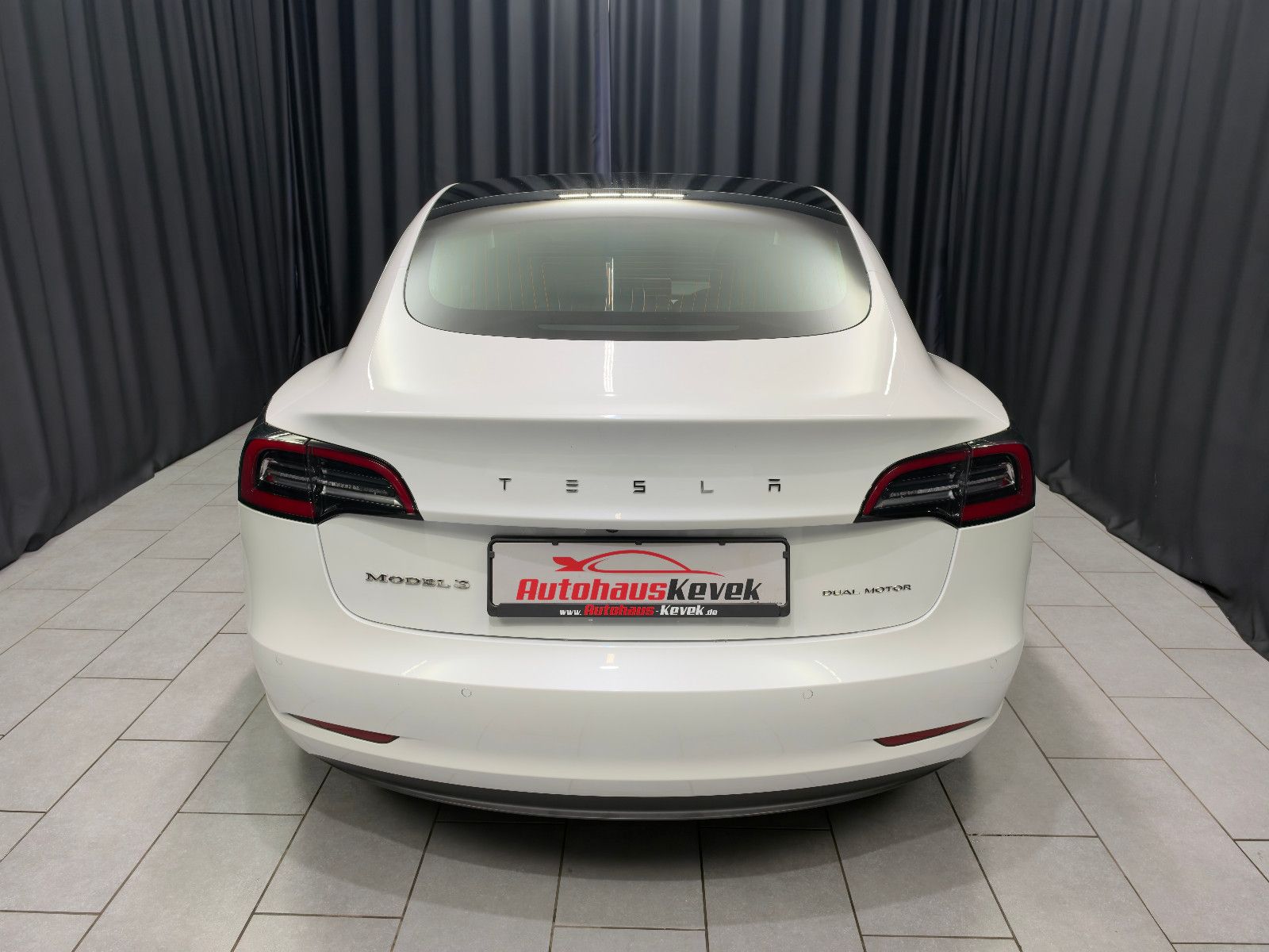 Fahrzeugabbildung Tesla Model 3 Long Range Dual AWD |PANO|PREMIUM-SOUND