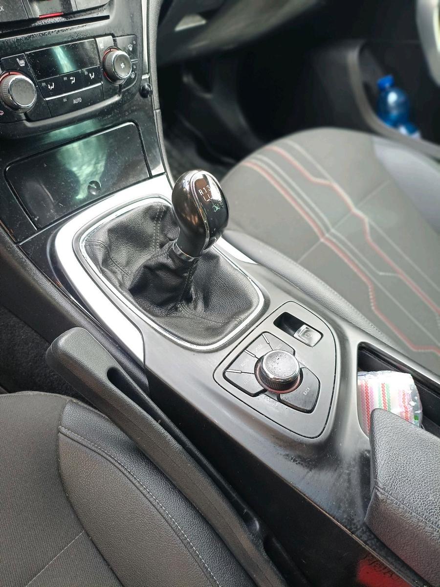 Opel Insignia 2012 — engine 194 HP (143kW)