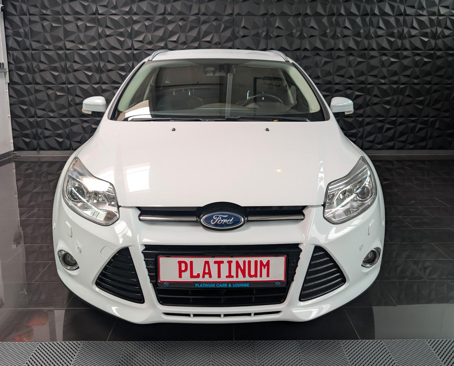 Ford Focus 2012 — rear view