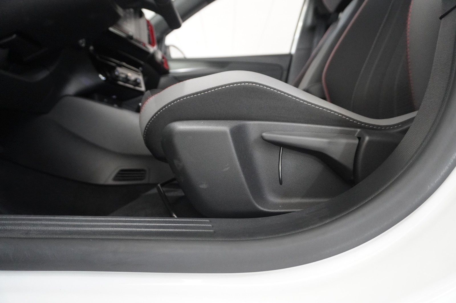 Fahrzeugabbildung Opel Mokka-e GS SPORT 1-PHASIG NAVI/LED/KAMERA/DAB+
