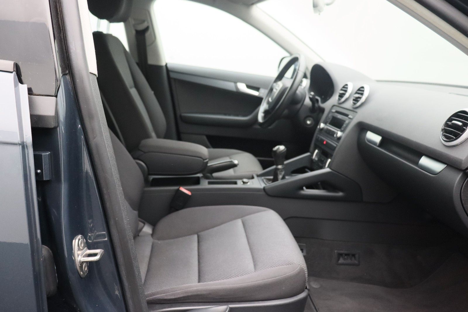 Fahrzeugabbildung Audi A3 Sportback 2.0 TDI Attraction