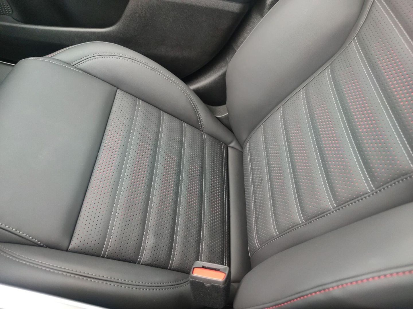 Fahrzeugabbildung Alfa Romeo Tonale Tributo Italiano 1.3 PHEV Q4 Harman Kardo