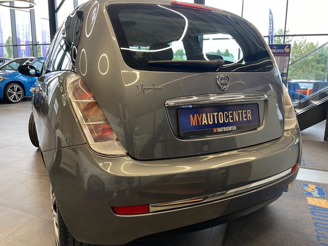 Lancia Ypsilon 1.4 8V Oro *KLIMAAUT.*2.HD*TÜV 062027*