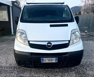 Opel Vivaro - 2