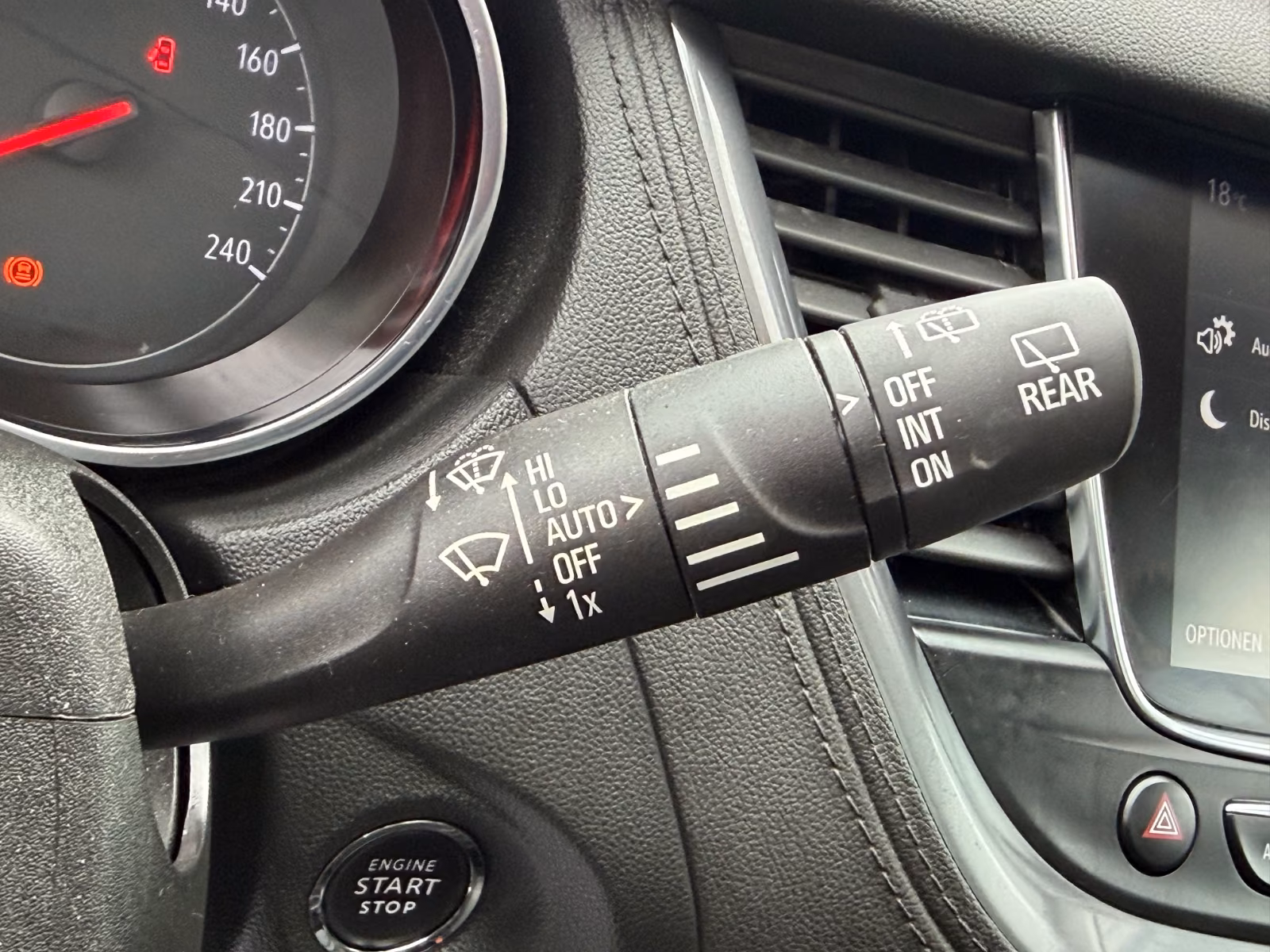 Opel Grandland Innovation/Navi/LED/Leder/Keyless/Pano