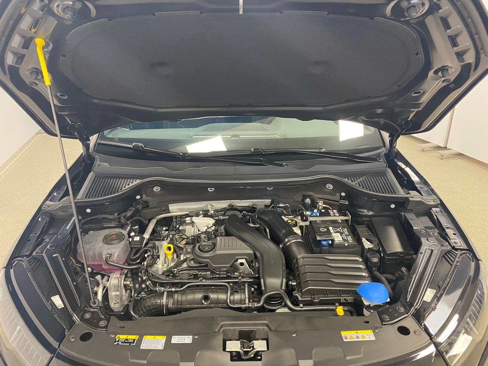Fahrzeugabbildung SKODA Karoq 1.5 ACT SPORTLINE+5J GA+MATRIX+ACC+360+AHK