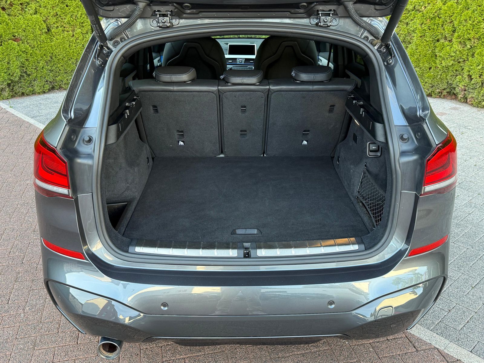 Fahrzeugabbildung BMW X1 xDrive 25 e M Sport/M PAKET LED+LEDER+NAV+SHZ