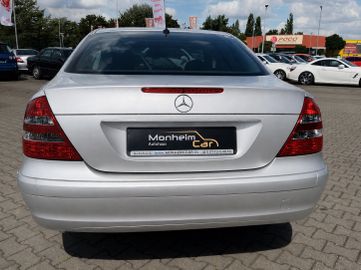 Mercedes E 200 - 5