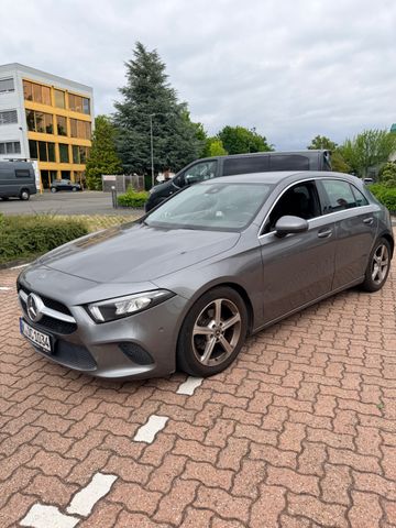 MERCEDES-BENZ A 180 d DCT -