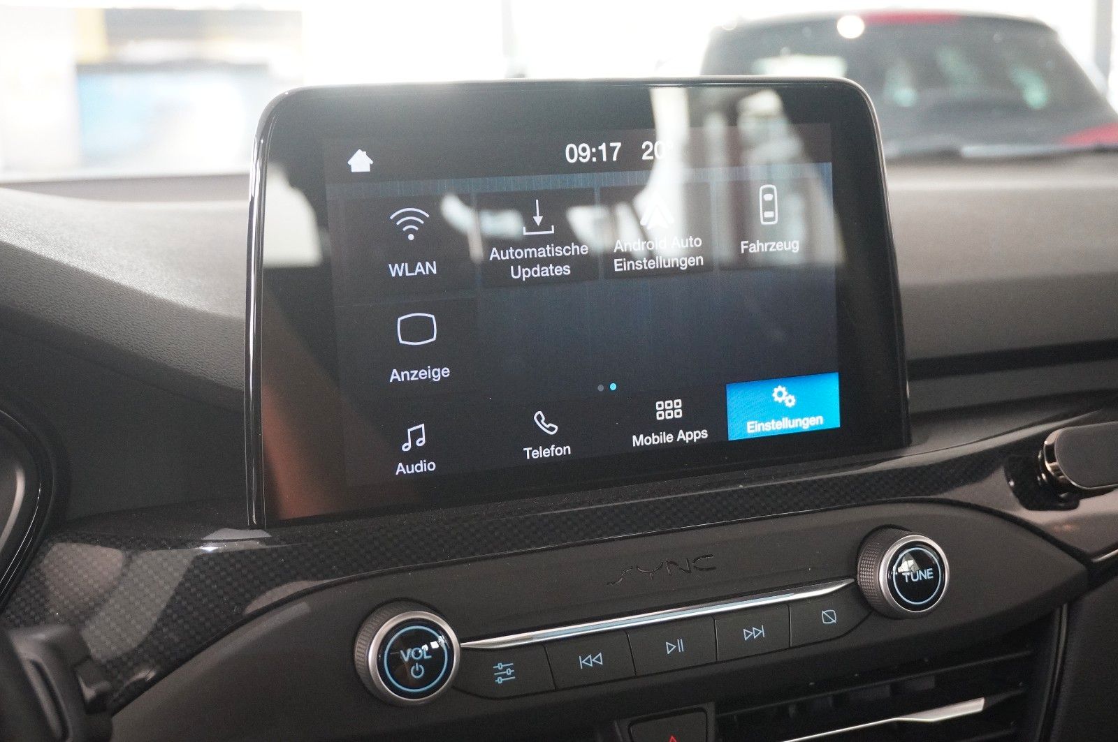 Fahrzeugabbildung Ford Focus 1,0 ST LINE SPORT NAVI/LED/KAMERA/PANO./SH