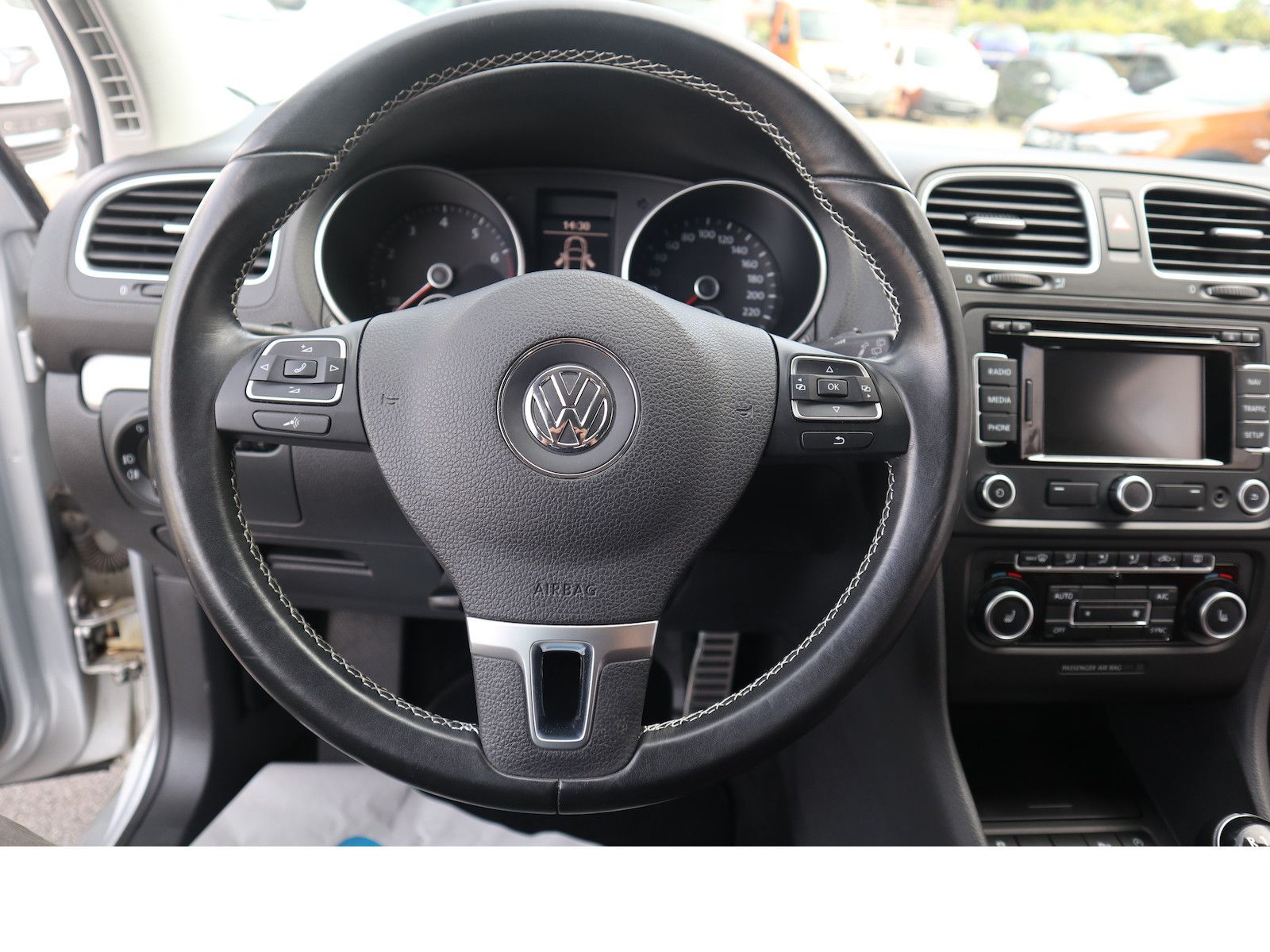Fahrzeugabbildung Volkswagen Golf Match BlueMotion 1hd Navi Scheckheftgepfleg