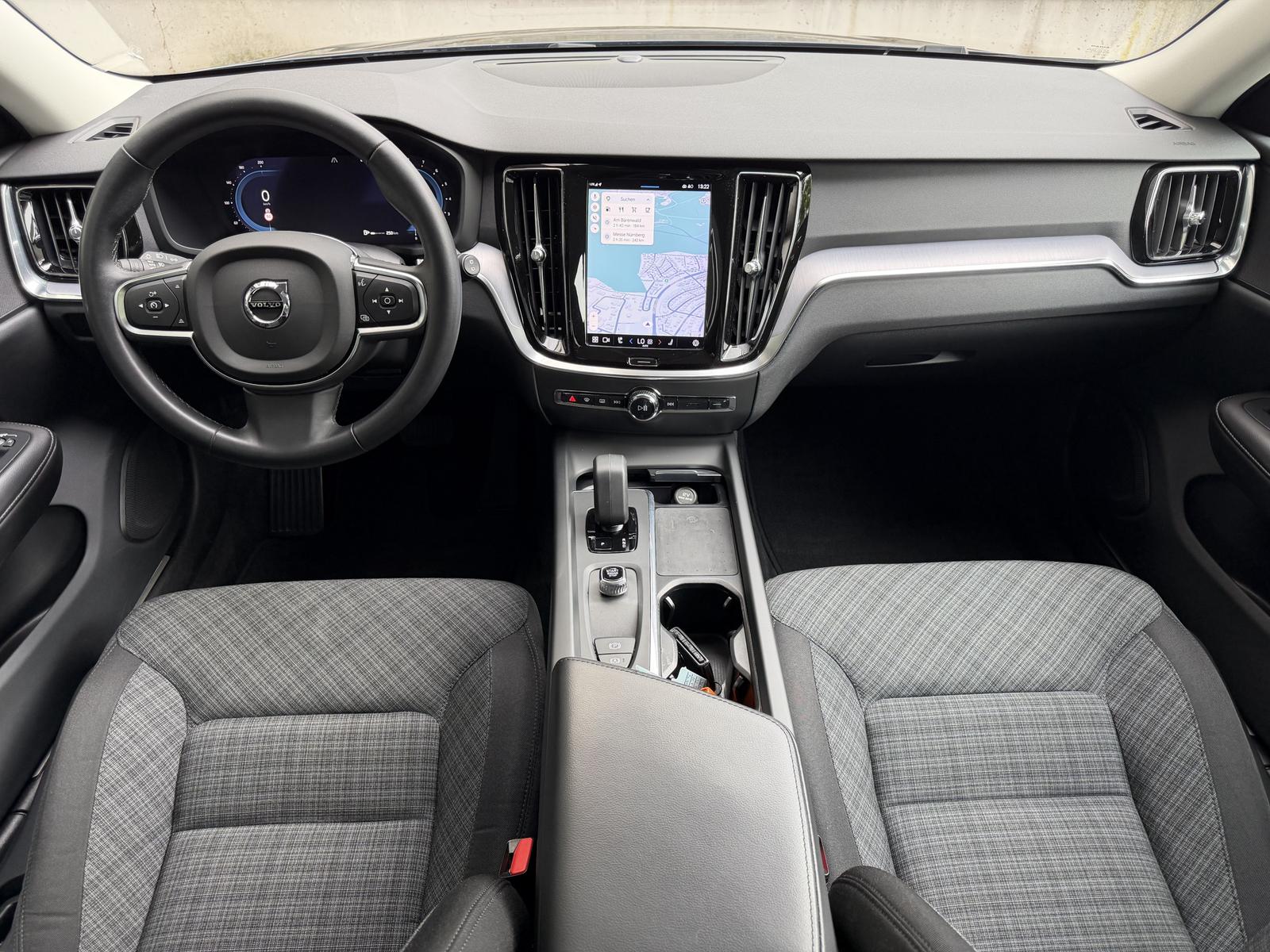 Volvo V60 Essential LED Virtual-Cockpit Rü-Kamera 