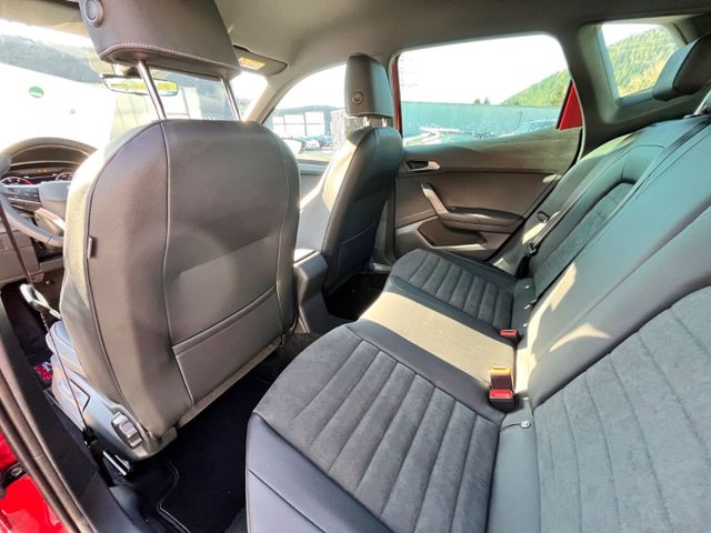 Arona Xperience 1.0 TSI DSG SHZ ACC PDC XL Paket