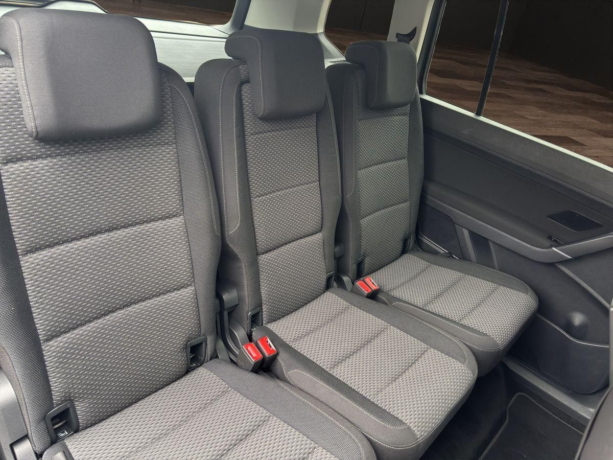 Touran Comfortline DSG PDC v+h KLIMAAUTO LED