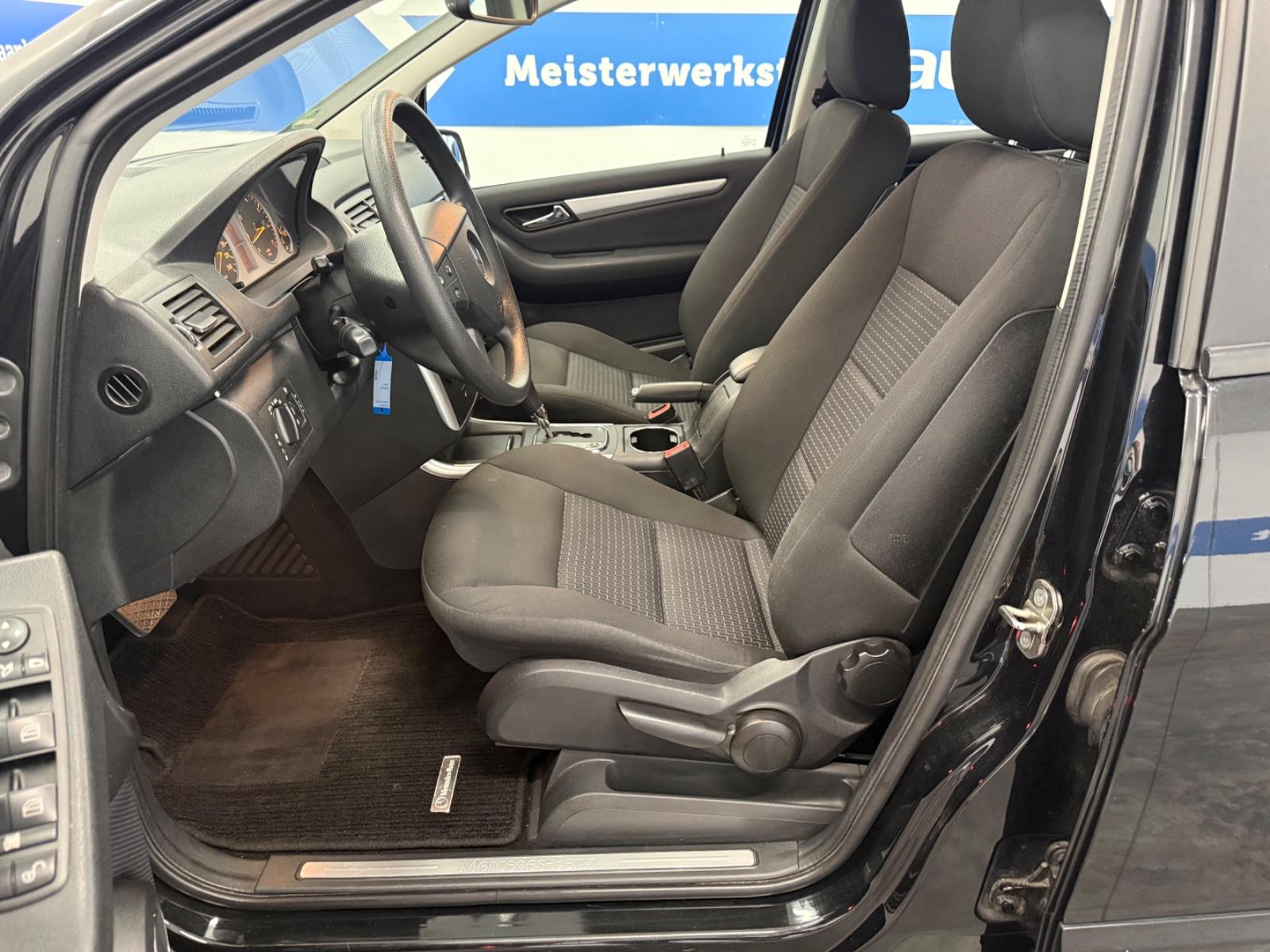 Mercedes-Benz B170 2009 — photo 12