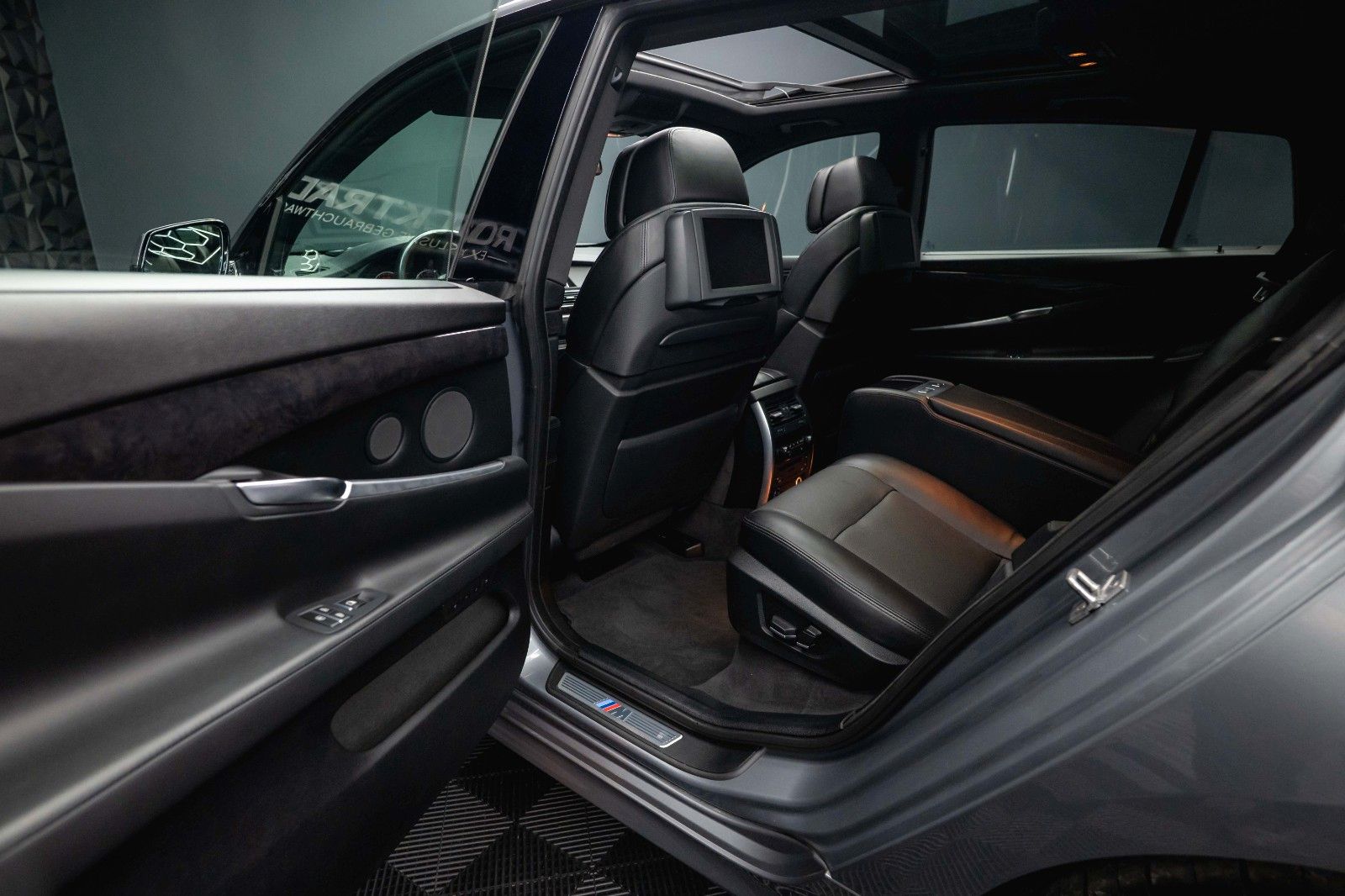 Fahrzeugabbildung BMW 550i xDrive Gran Turismo M-Sport *Pano*ACC*HU*