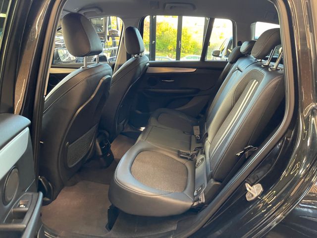 BMW 218 d Gran Tourer Sport Line *Kamera*Klima*Navi*