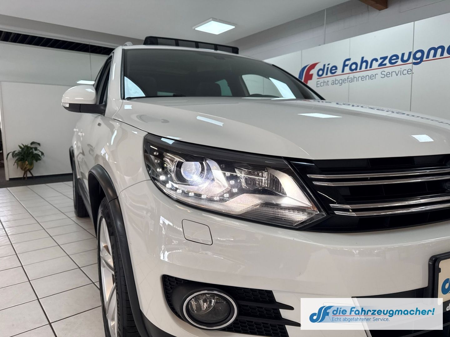 Fahrzeugabbildung Volkswagen Tiguan Lounge Sport & Style 4x4 AHK sch.