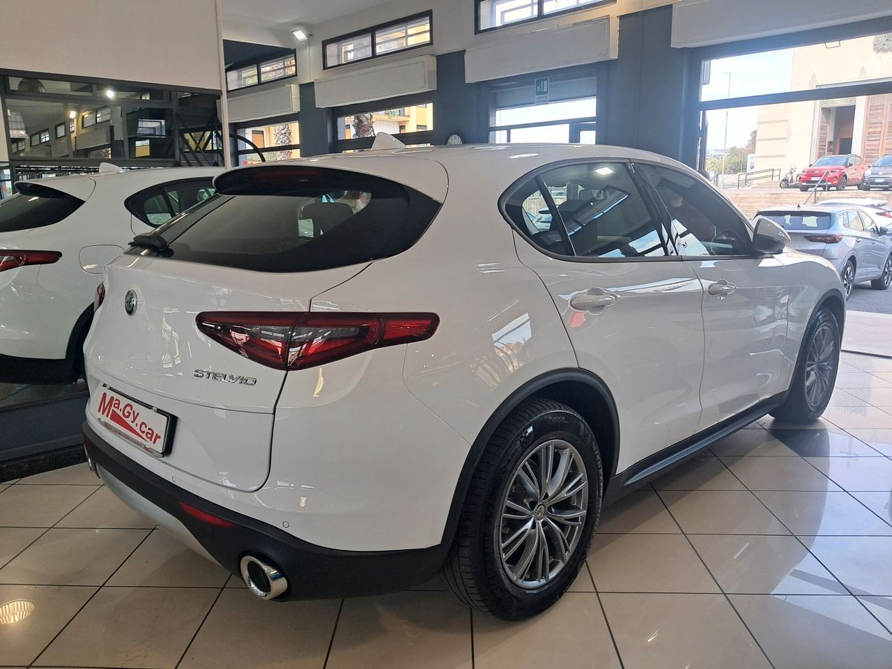 Alfa Romeo Stelvio 2.2 Td 190 cv AT8 RWD Busines imagem 2