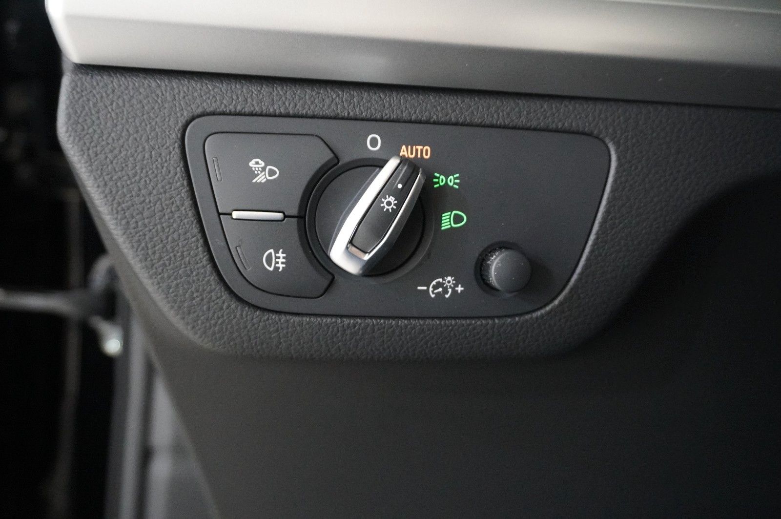 Fahrzeugabbildung Audi Q5 35 TDI ADVANCED NAVI/LED/KAMERA/VIRT/LEDER/SH
