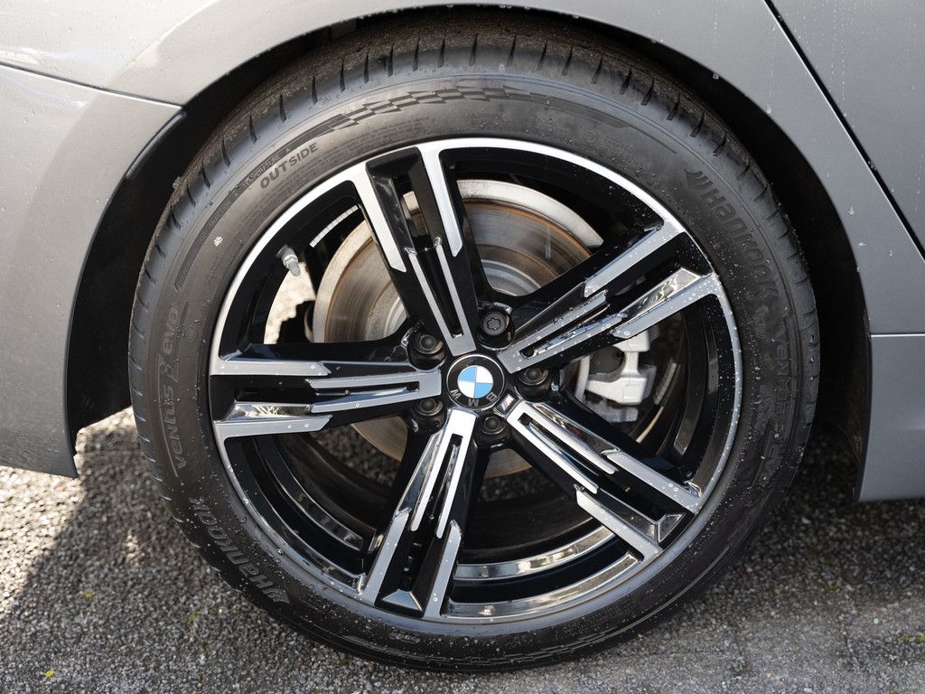 BMW 318i M-Sport FACEL. LED NAVI KAMERA SHZ PDC foto 10