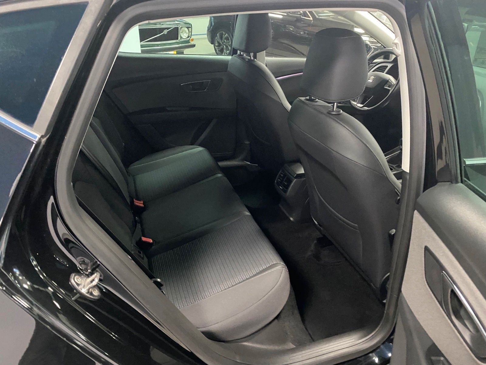 Fahrzeugabbildung SEAT Leon 1.4 TSI Start&Stop Xcellence+NAVI+LED+SHZ++