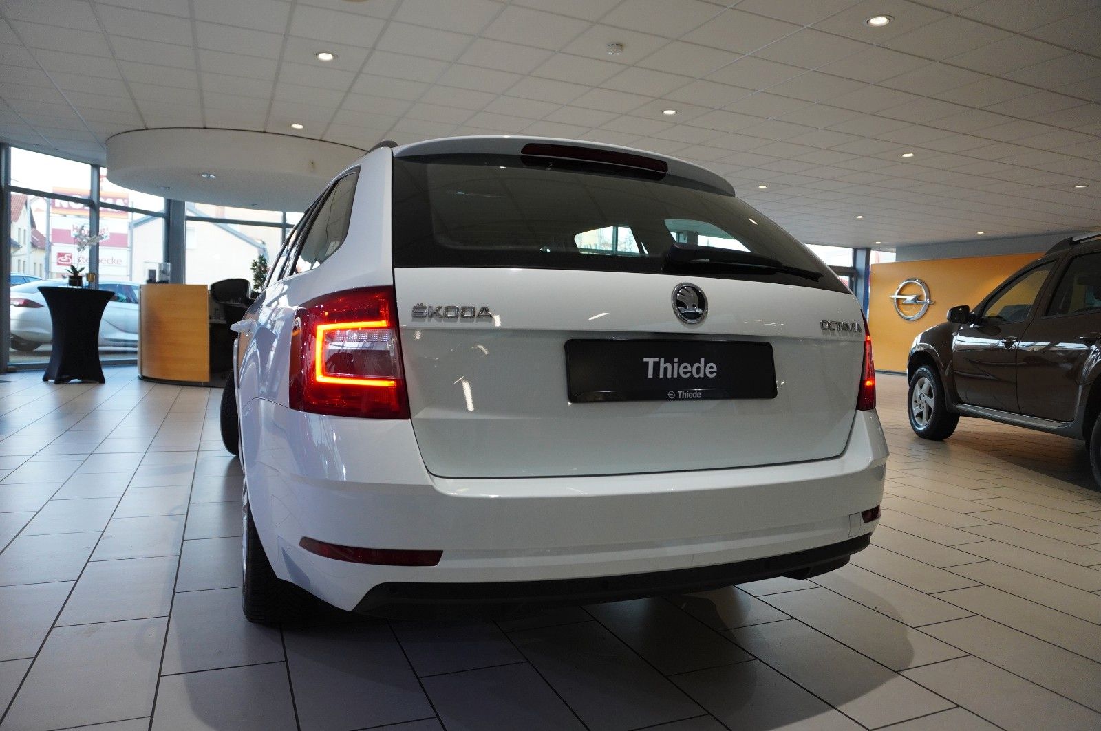 Fahrzeugabbildung SKODA Octavia COMBI 1.0 TSI ACTIVE LED/SHZ/PDC/DAB+
