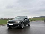 BMW 130i - - schwarze BMW 130