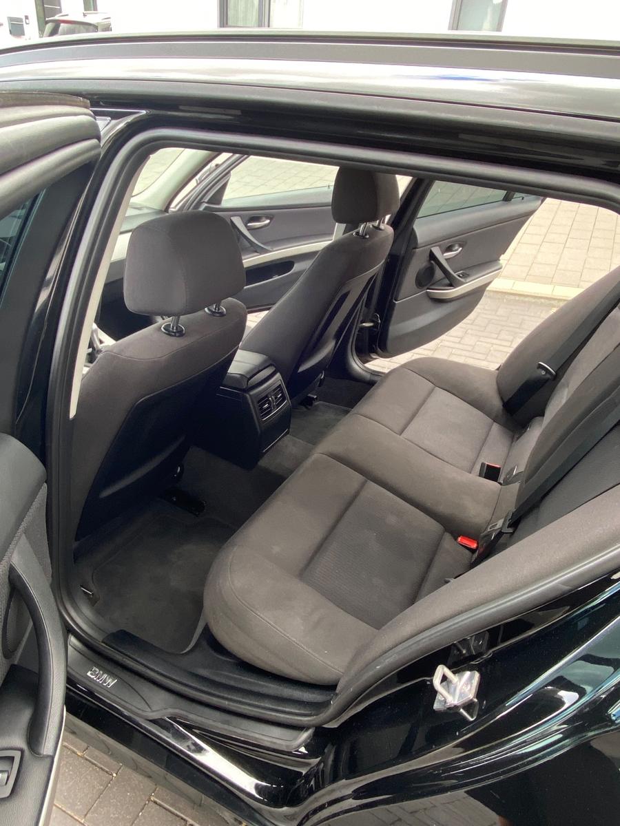 BMW 318 2012 — photo 9