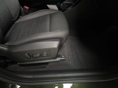 Fahrzeugabbildung BMW 218d AT Luxury Line -- AHK/Pano/DrivingProf/19LM