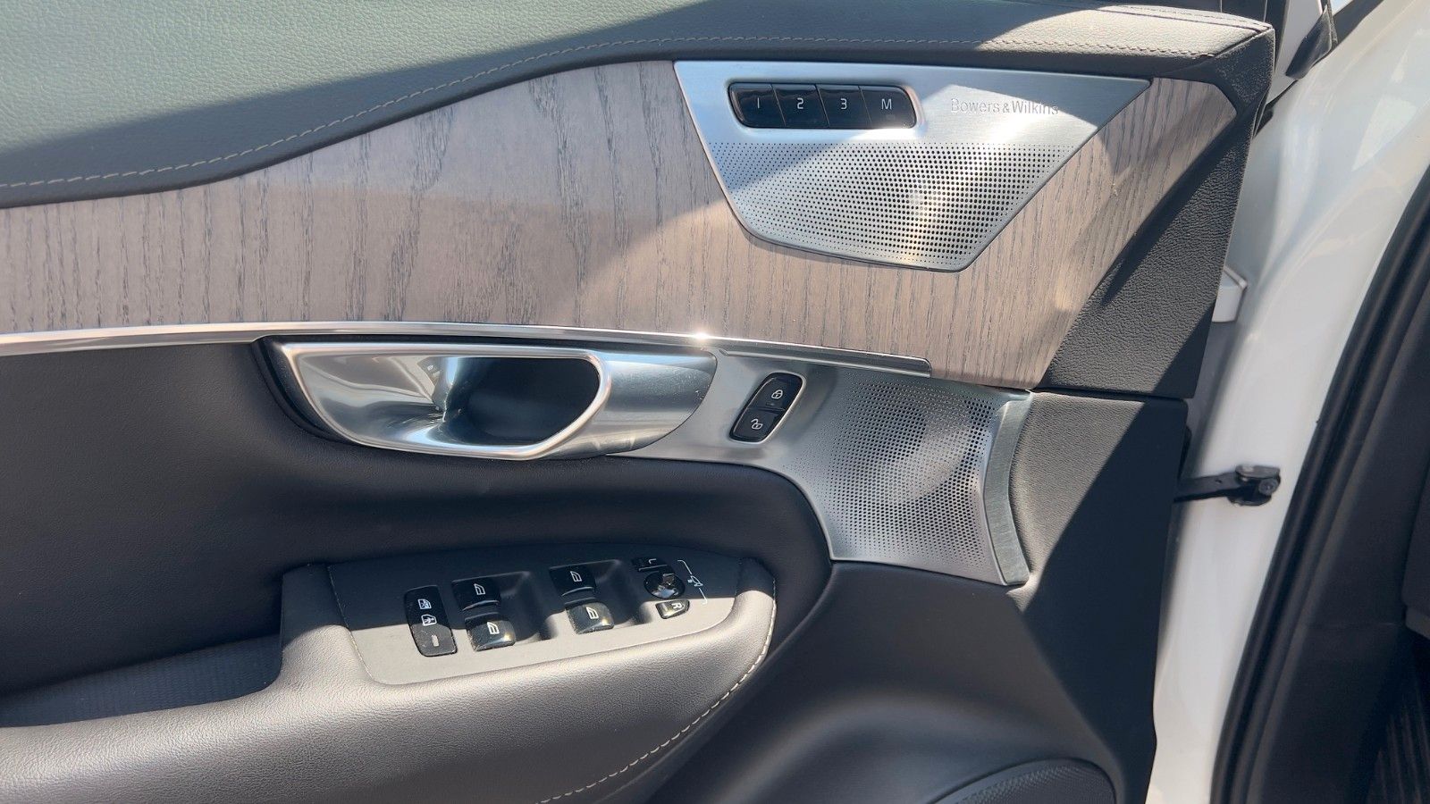 Fahrzeugabbildung Volvo XC90 B5 D AWD Ultimate Dark*B&W*HuD*LUFT*360*ACC