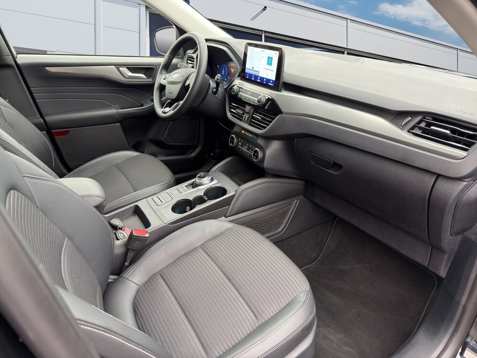 Fahrzeugabbildung Ford Kuga Hybrid Titanium X