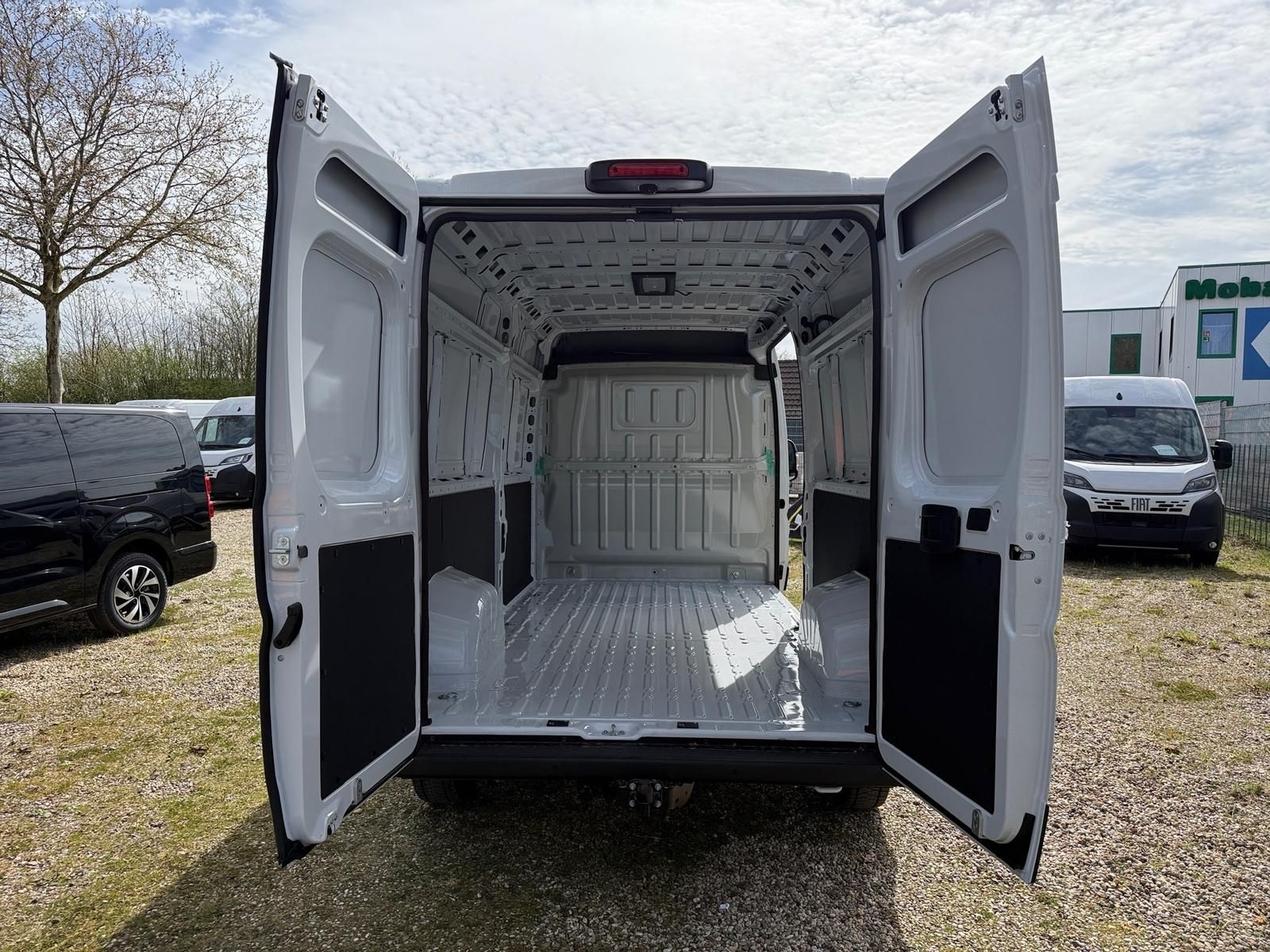 Fahrzeugabbildung Fiat Ducato Maxi L3H2 Kastenwagen 140 MT6