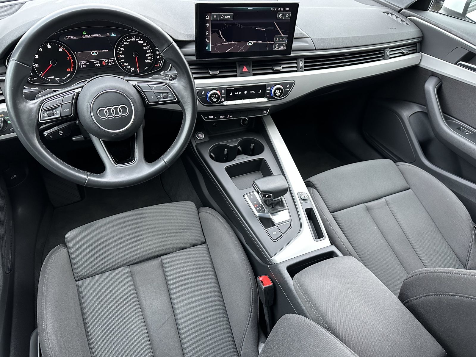 Fahrzeugabbildung Audi A4 Avant 40 TFSI Advanced NAV+LED+STANDHEIZUNG