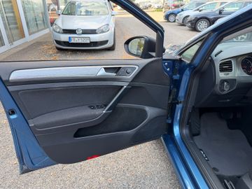 Volkswagen Golf - 12