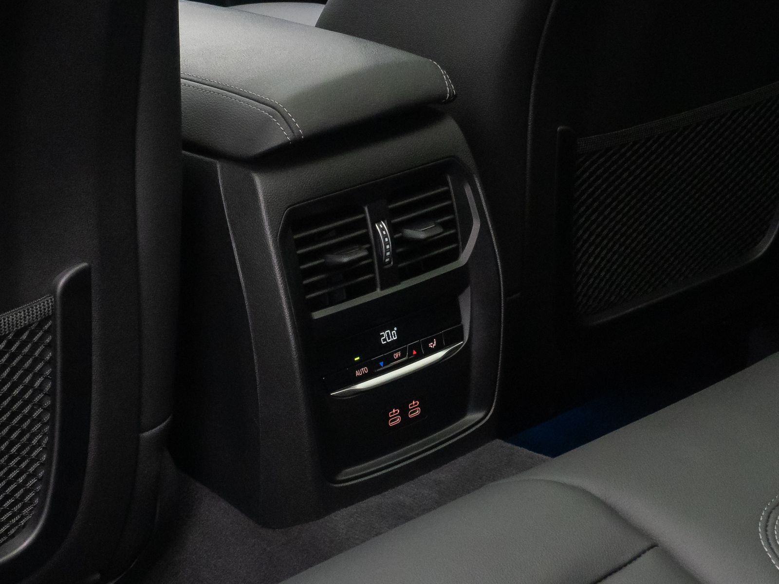 Fahrzeugabbildung BMW 330d xD M Sport ACC Kamera H/K Panorama HUD 19"