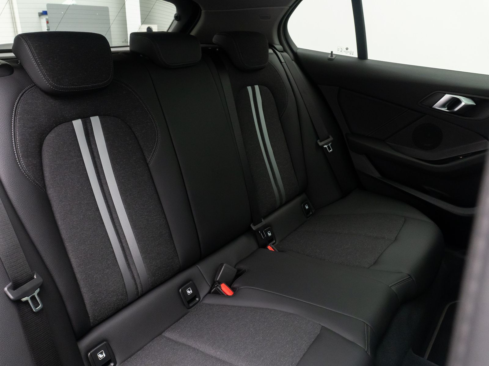 Fahrzeugabbildung BMW 118i Sport Line Kamera DAB Lenkradhzng Panorama