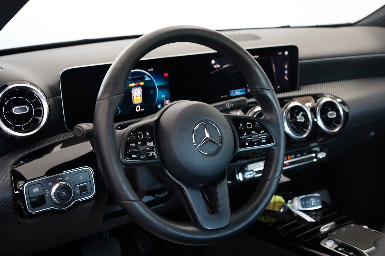 Fahrzeugabbildung Mercedes-Benz CLA 180 d Coupè, T.Leder,Navi,LED,Kamera