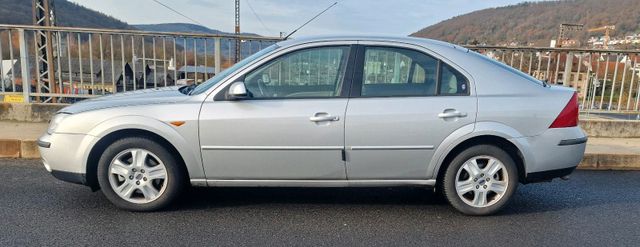 Ford mondeo Ghia mk3 1.8 125 PS