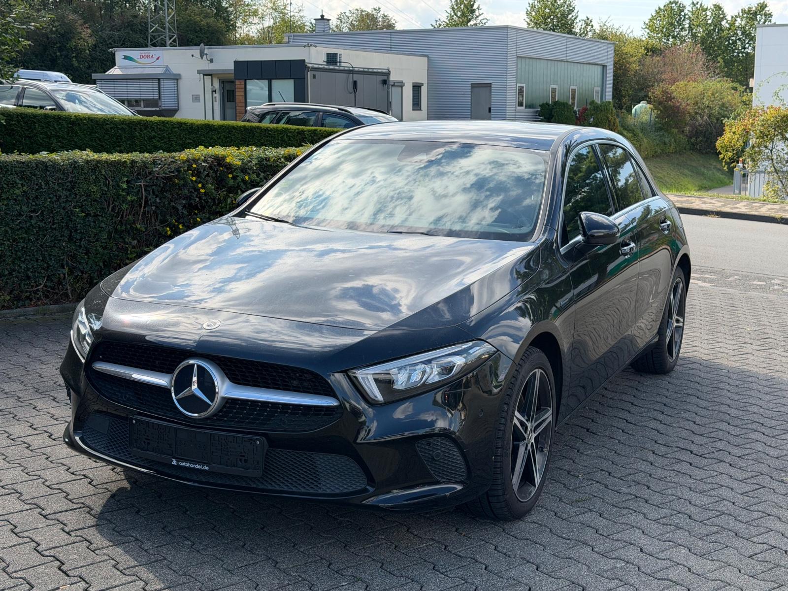 Mercedes-Benz A 250e Progressive LED 18*Alu