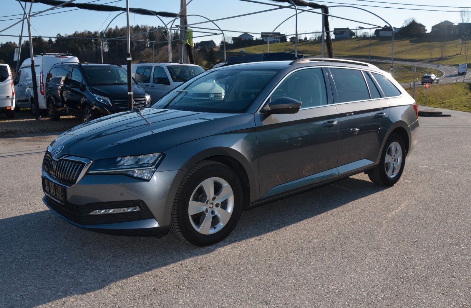 Skoda Superb Kombi 2,0 TDI DSG LED VIRTUAL EXP:18.700 imagem 2